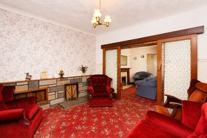Sitting Room- click for photo gallery